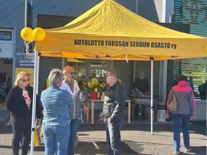 Lauantaina Forssan liikkeessä vietettiin Autoliiton kanssa Auton päivää. Mahtavasti oli porukkaa liikkeellä ja sääkin su...